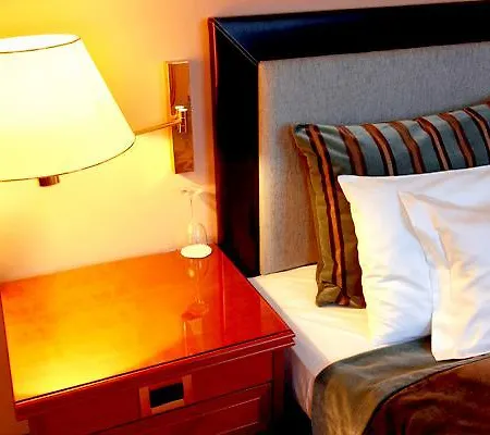 Hotel La Cour Du Moulin 2*